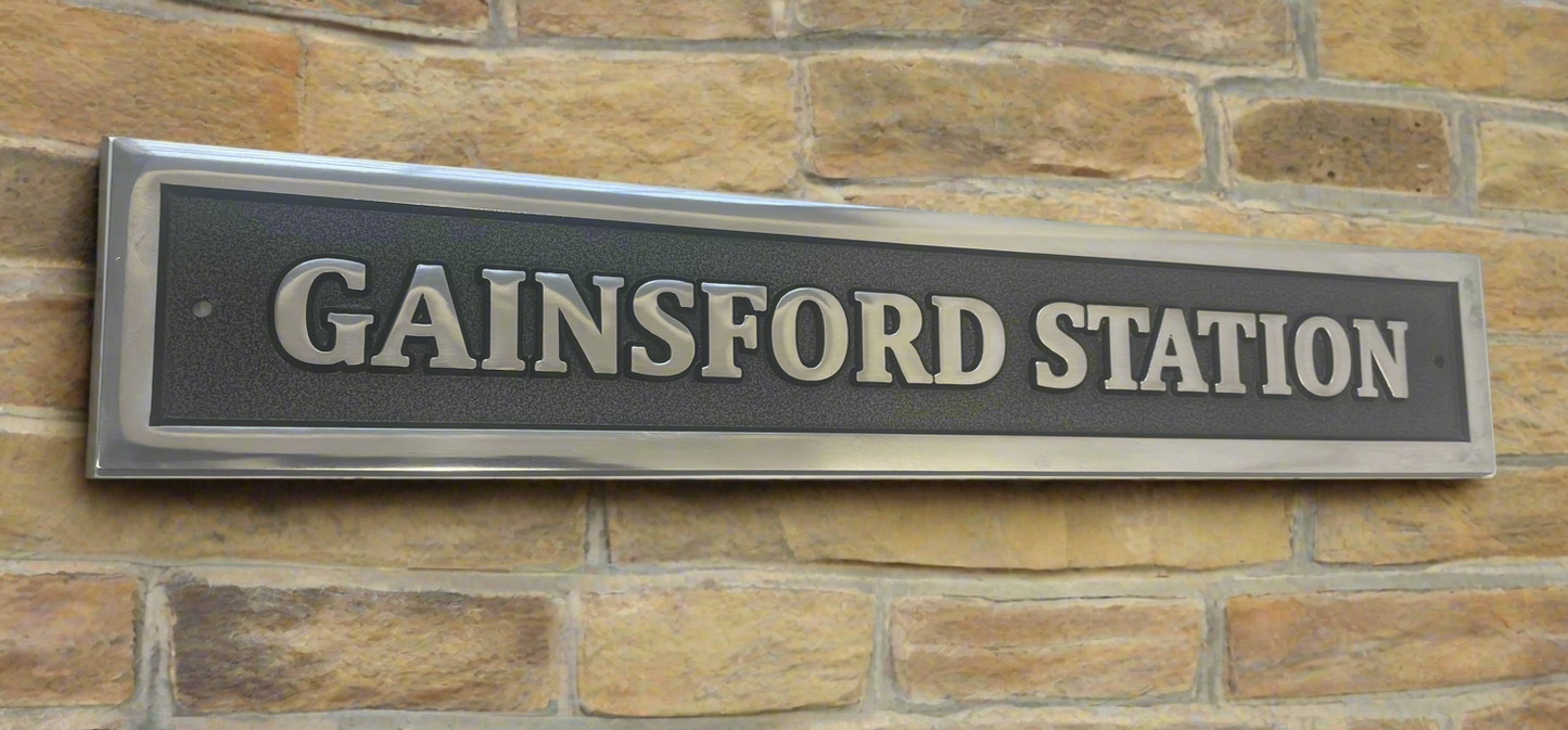Long name plaque