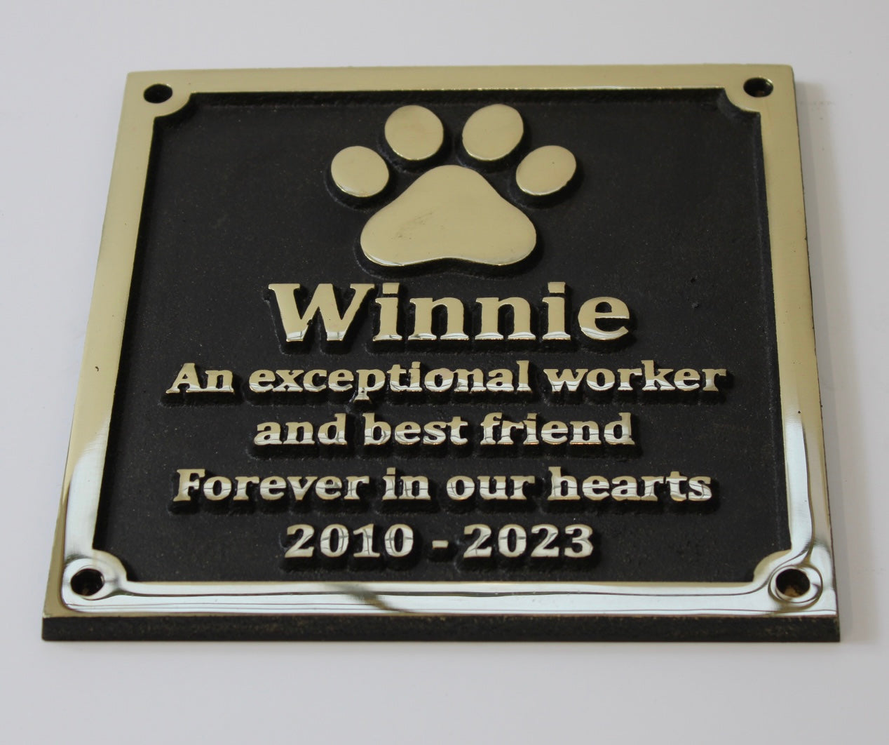 Memorial Plaques in Bronze for pets