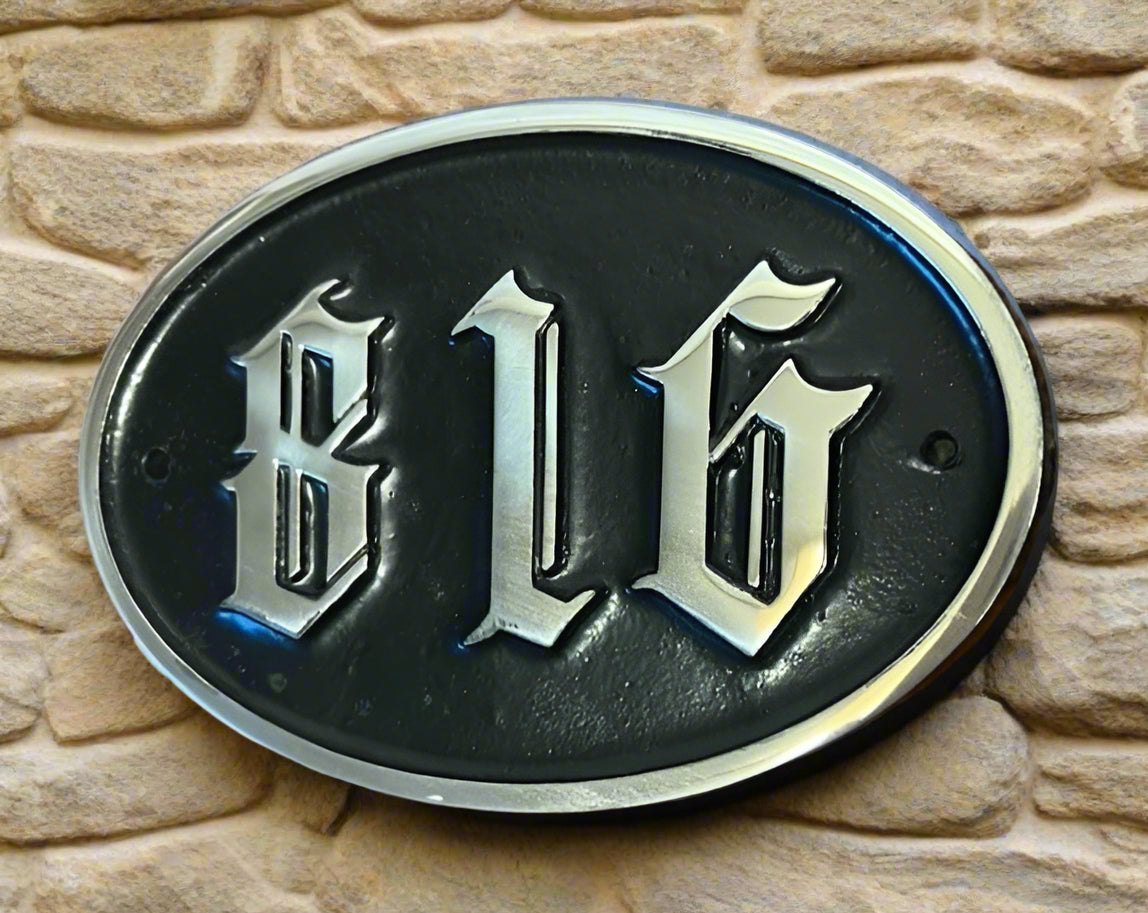 Numbered wall sign traditional style oval black