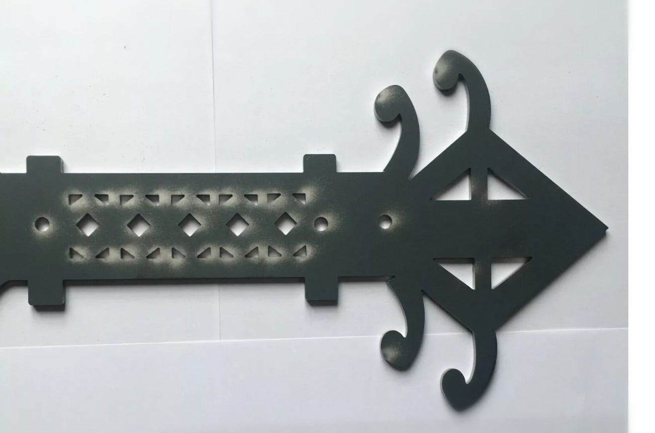 Saxon Hinge Front