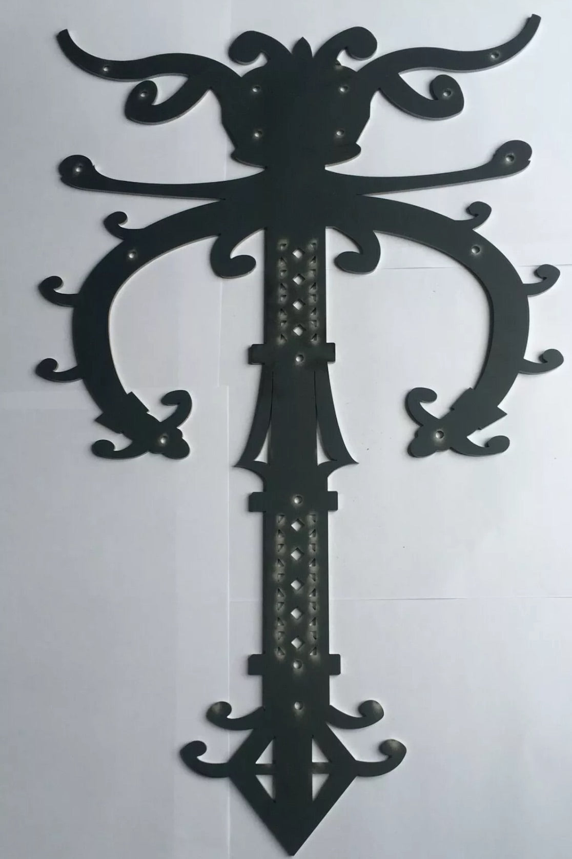 Saxon Hinge Front