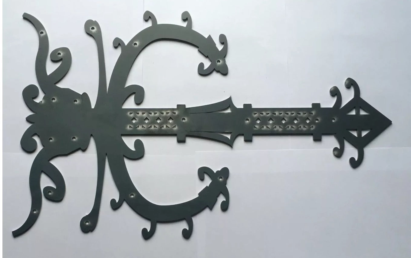 Saxon Hinge Front
