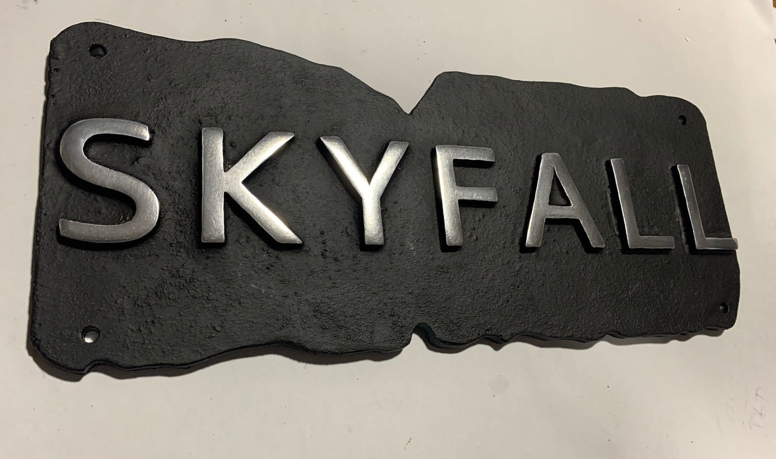 House name Sign Skyfall 007