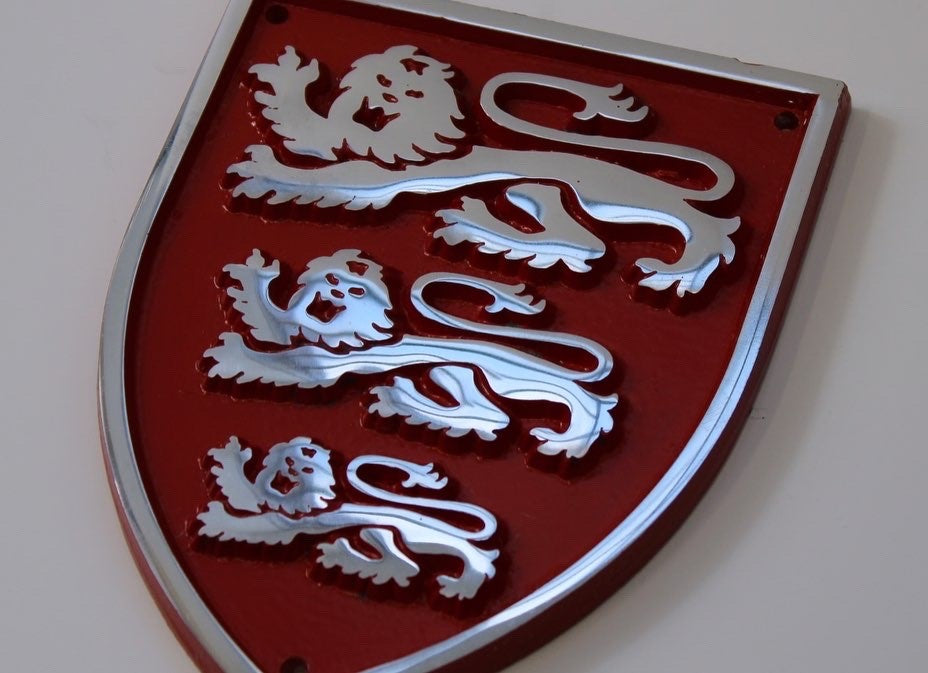 3 lions metal shield