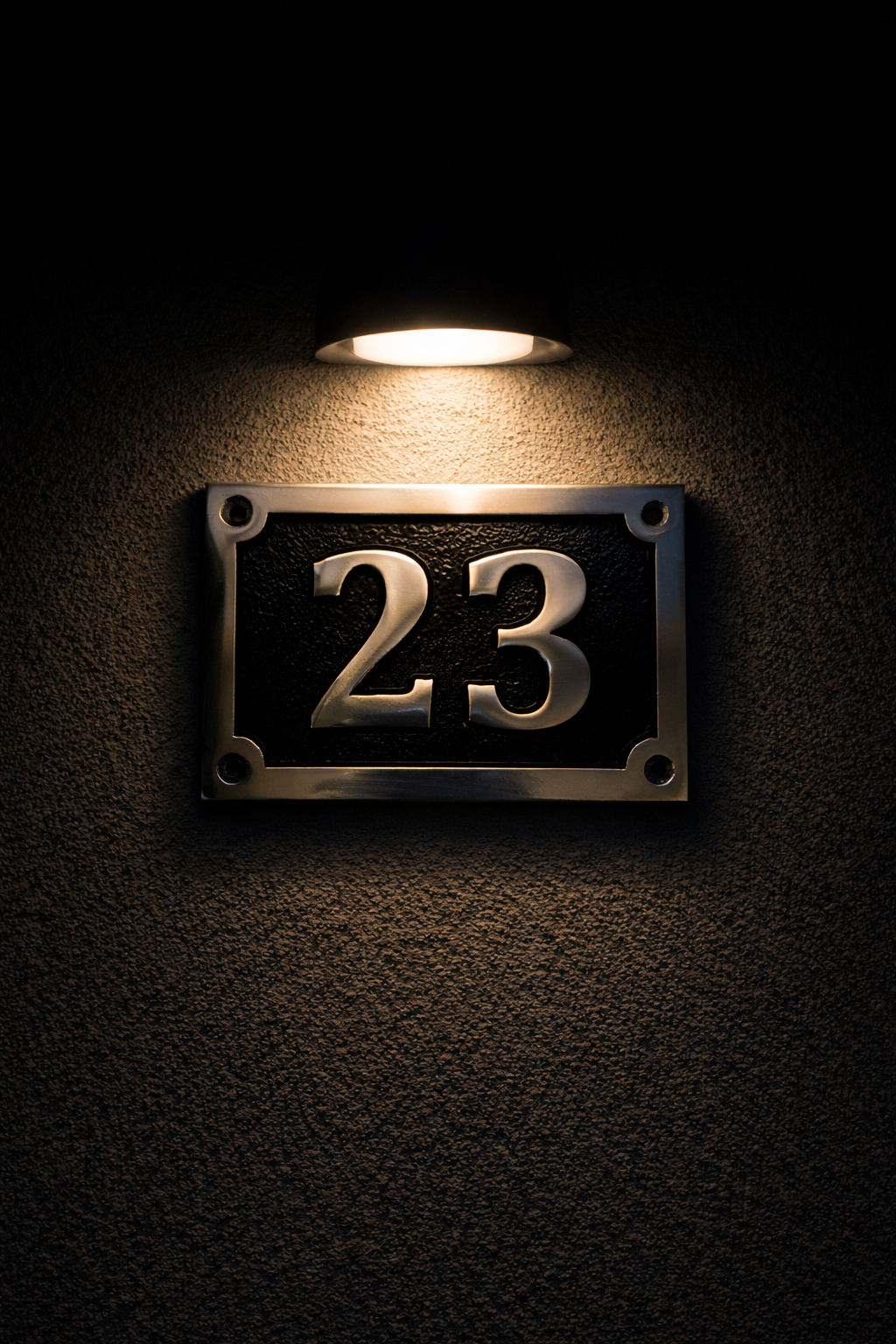 Cast aluminium rectangle house number sign with polished raised numbers and decorative border