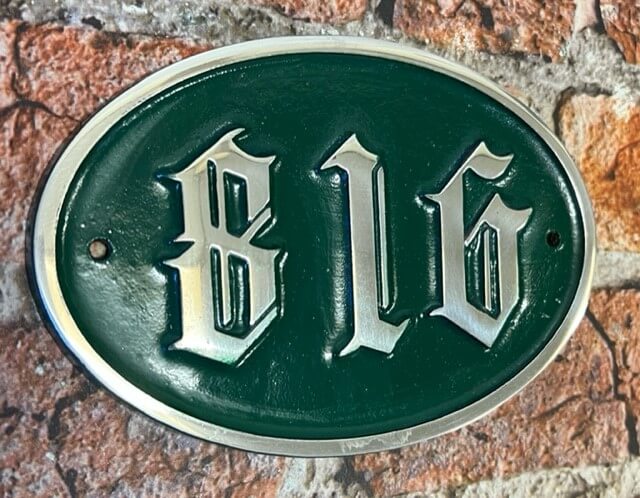 Numbered wall sign traditional style oval green